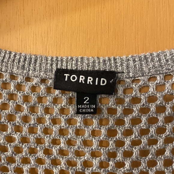 Torrid Open Stitch Knit Cropped Pullover Top Sweater Cover Up Gray Plus 2/2X - Picture 4 of 10